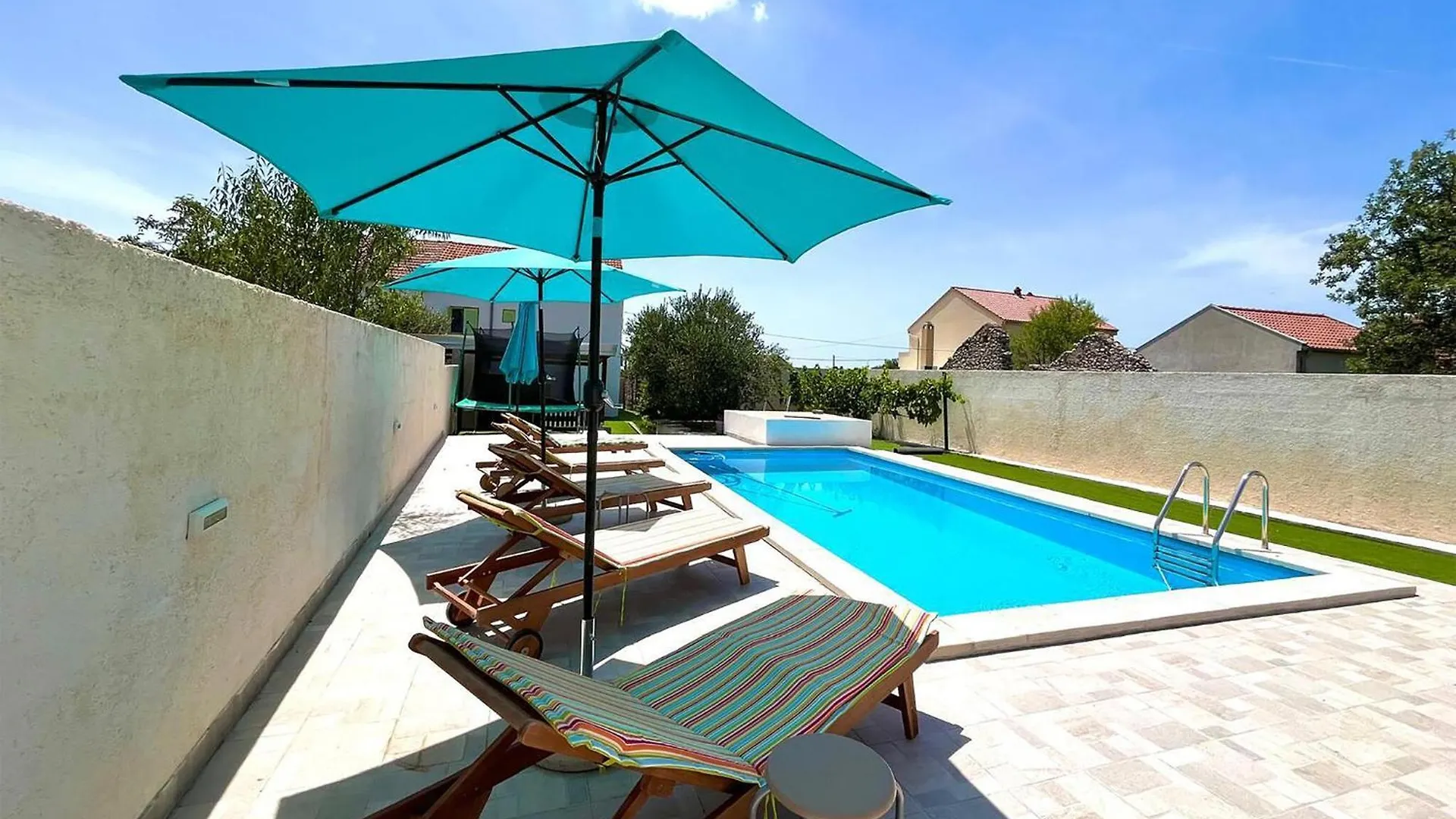 4 Bedroom Pet Friendly Home In Rupalj 0*,